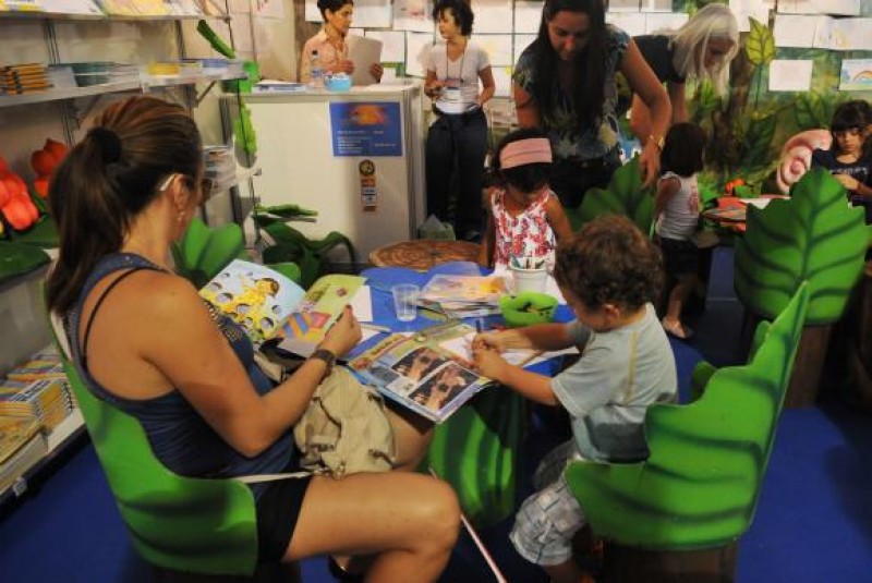 Imagem Ilustrando a Notícia: Livros infantis ganham espaço no mercado brasileiro