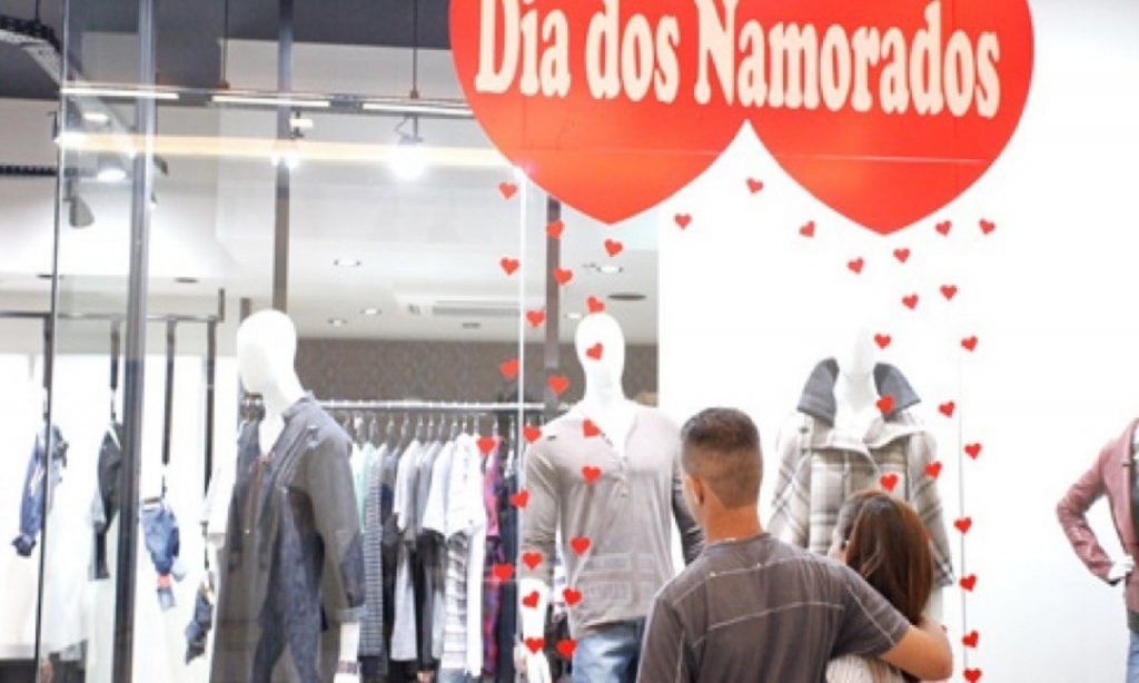 Imagem Ilustrando a Notícia: Vendas do Dia dos Namorados deve cair 43% no Brasil por causa da pandemia