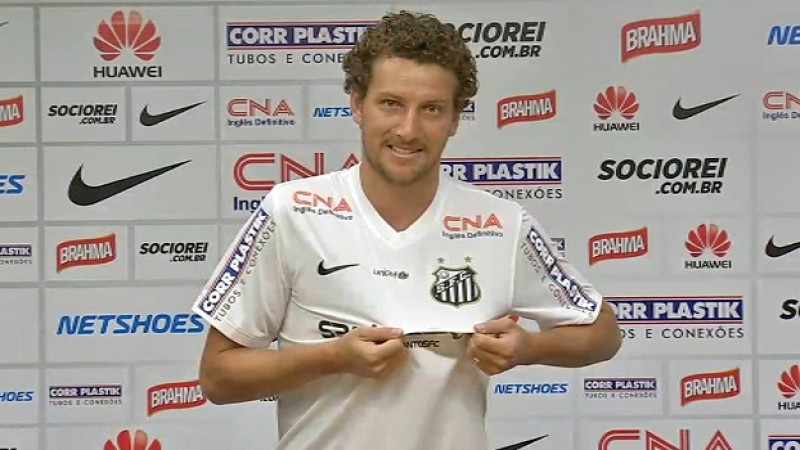 Imagem Ilustrando a Notícia: Com Elano  no comando, Santos recebe o Bota