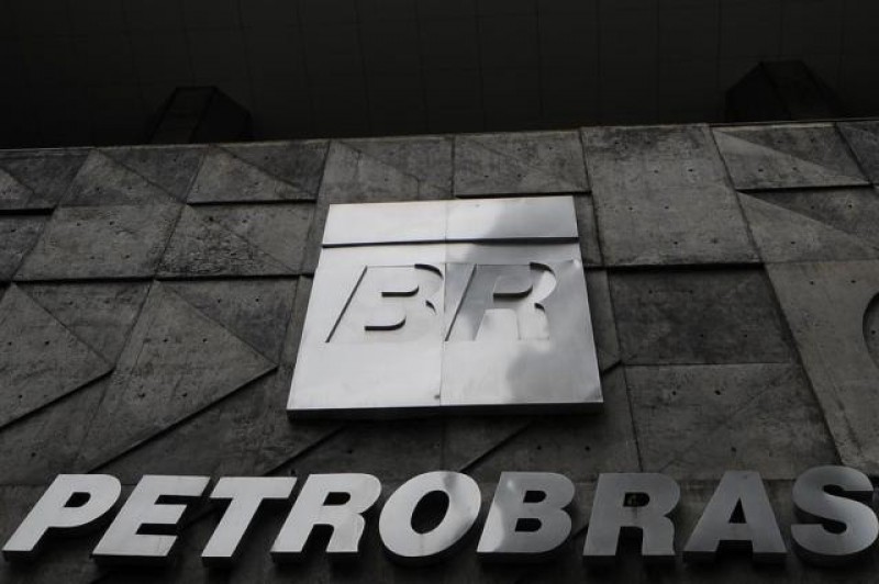 Imagem Ilustrando a Notícia: Petrobras tem prejuízo de R$ 16,5 bilhões no terceiro trimestre
