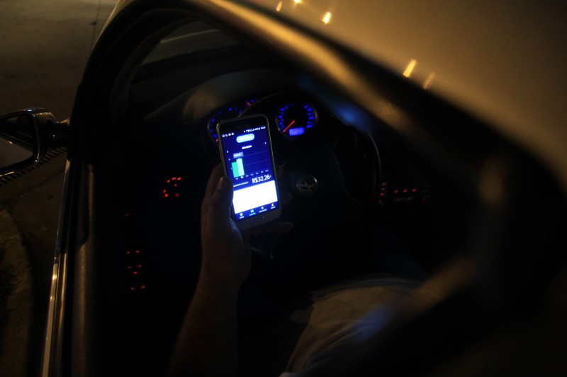 Imagem Ilustrando a Notícia: Motoristas da Uber tentam fugir de intimidações