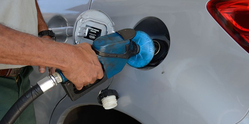 Imagem Ilustrando a Notícia: Petrobras anuncia aumento de 1,68% no preço da gasolina