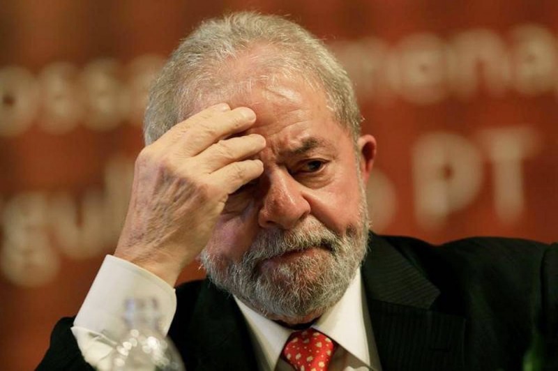 Imagem Ilustrando a Notícia: TRF-4 autoriza Moro a determinar prisão do ex-presidente Lula
