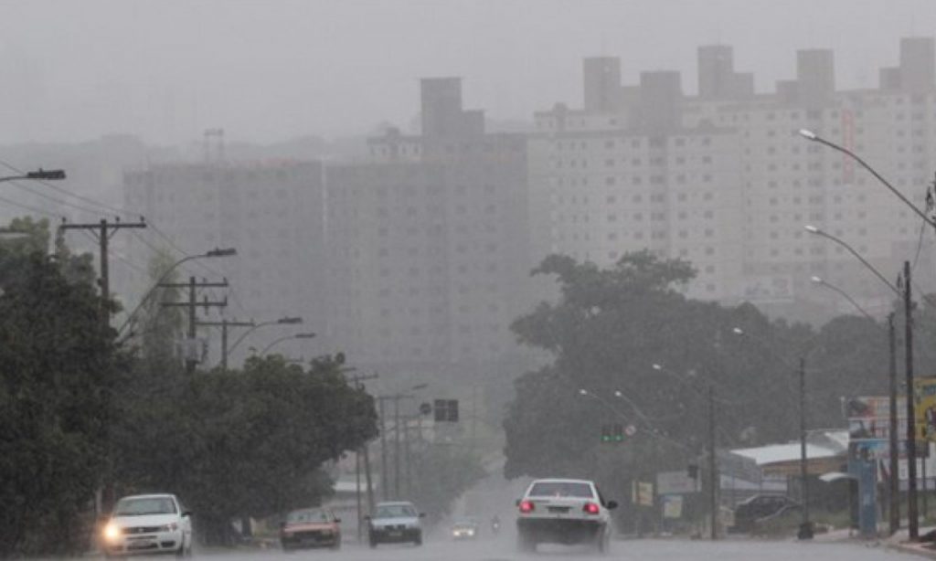 Imagem Ilustrando a Notícia: Fim de semana com alerta de chuvas intensas na grande Goiânia, alerta Inmet
