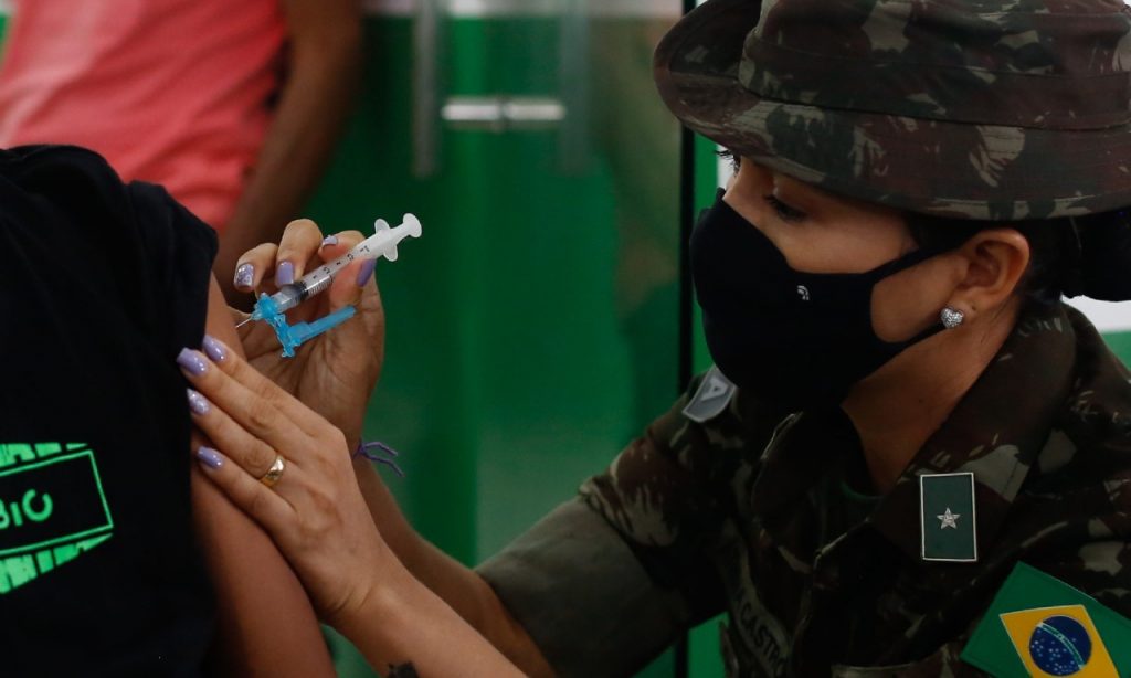 Imagem Ilustrando a Notícia: Forças Armadas vão ajudar na vacinação