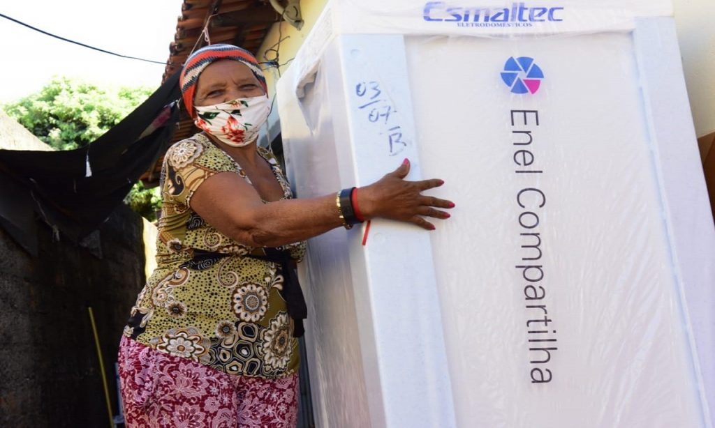 Imagem Ilustrando a Notícia: Enel realiza troca de geladeiras no Setor Recanto das Minas Gerais