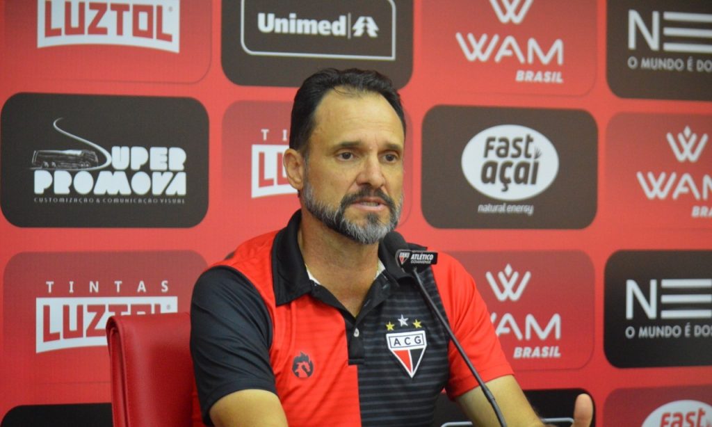 Imagem Ilustrando a Notícia: Wagner Lopes relembra perda de pontos para o Goiás que custou acesso em 2018