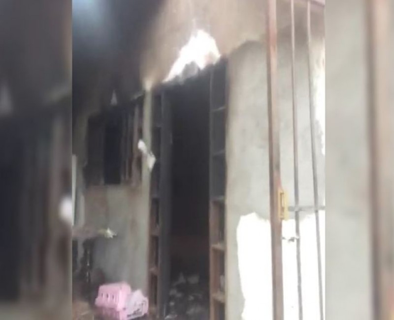 Imagem Ilustrando a Notícia: Incêndio destrói casa de aposentada no Residencial das Acácias, em Goiânia