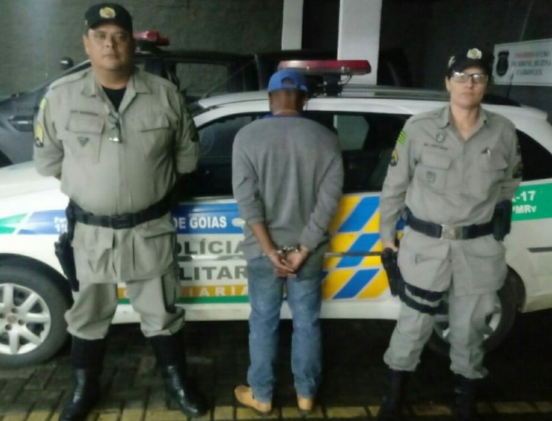 Imagem Ilustrando a Notícia: Foragido da justiça é preso na GO-060 pela Polícia Militar