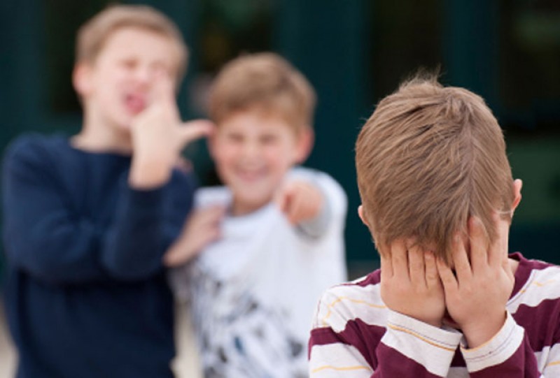 Imagem Ilustrando a Notícia: Pesquisa da Febraban alerta sobre os impactos do bullying na vida de jovens e adolescentes