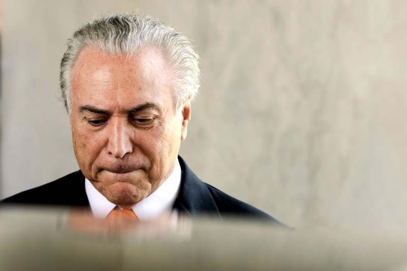 Imagem Ilustrando a Notícia: TSE quer novas provas para cassar chapa Dilma-Temer