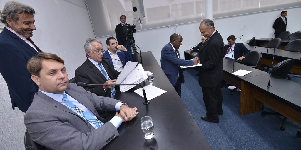 Imagem Ilustrando a Notícia: Decreto do governador Ronaldo Caiado terá votação única na Alego