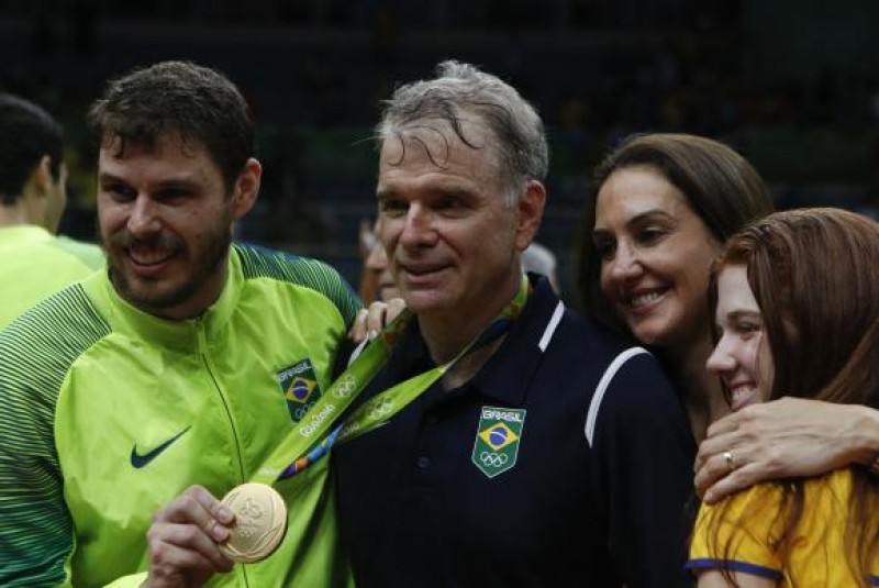 Imagem Ilustrando a Notícia: Após 16 anos, Bernardinho deixa comando da seleção masculina de vôlei