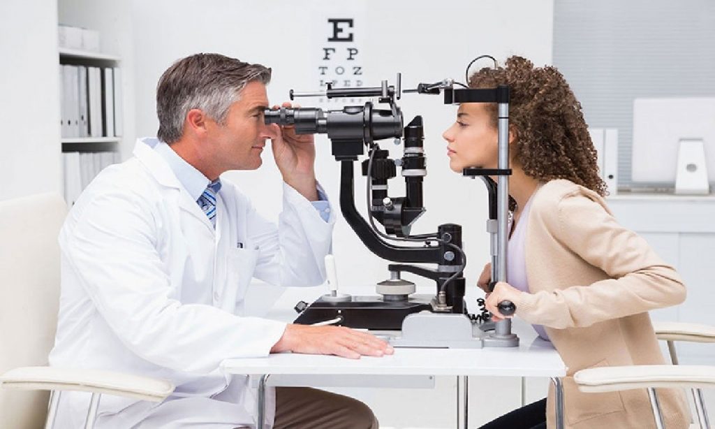 Imagem Ilustrando a Notícia: Visita ao oftalmologista pode prevenir câncer nos olhos