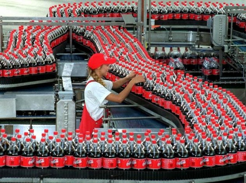 Imagem Ilustrando a Notícia: Coca-Cola interrompe produção na Venezuela por falta de açúcar