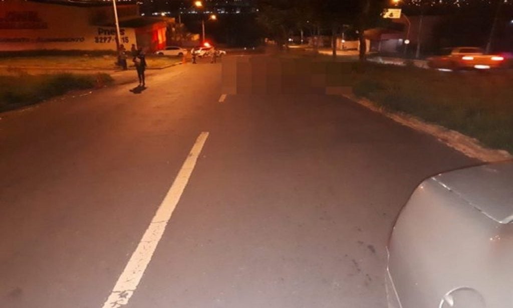 Imagem Ilustrando a Notícia: Homem morre atropelado por carro ao tentar atravessar avenida, em Goiânia