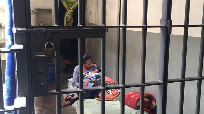 Imagem Ilustrando a Notícia: Decisão garante prisão domiciliar a primeira mãe em Goiás