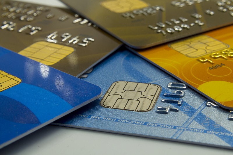 Imagem Ilustrando a Notícia: Taxa de juros no cartão de crédito atinge maior nível em 20 anos