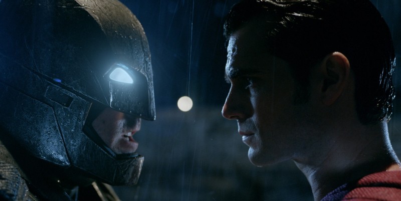 Imagem Ilustrando a Notícia: Batman VS Superman vende 54% dos ingressos da estréia em 24 horas