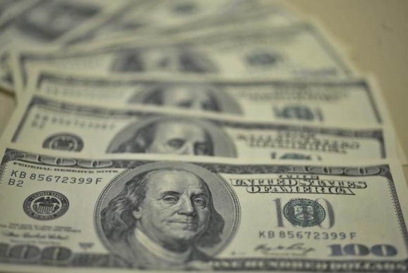 Imagem Ilustrando a Notícia: Dólar e Bolsa de Valores operam em alta