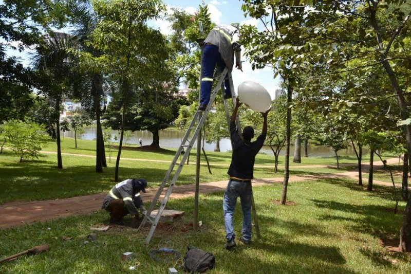 Imagem Ilustrando a Notícia: Prefeitura revitaliza iluminação pública de parques de Goiânia