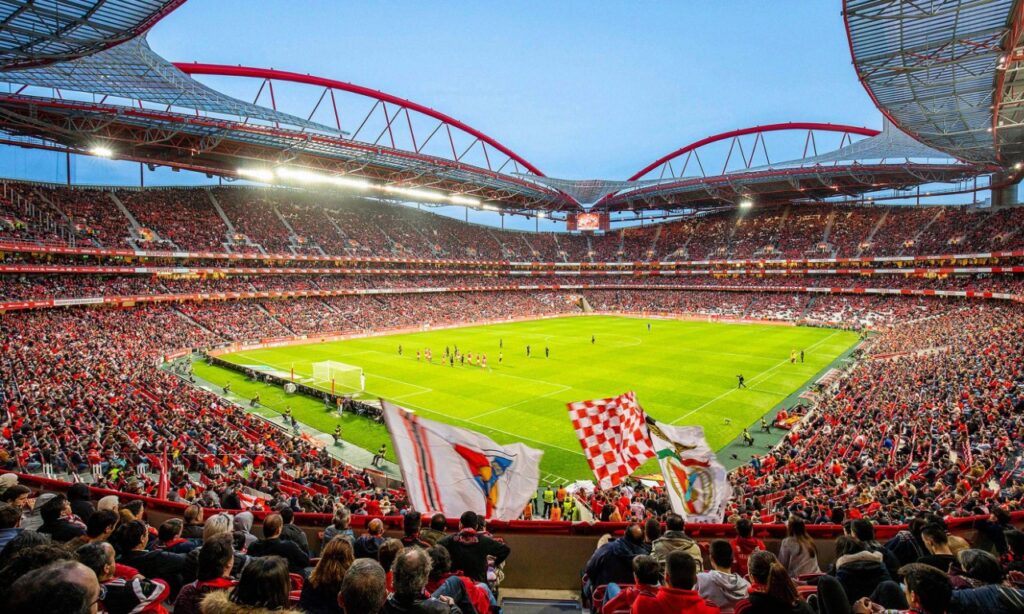 Imagem Ilustrando a Notícia: Benfica e Porto: dois times portugueses a destacar