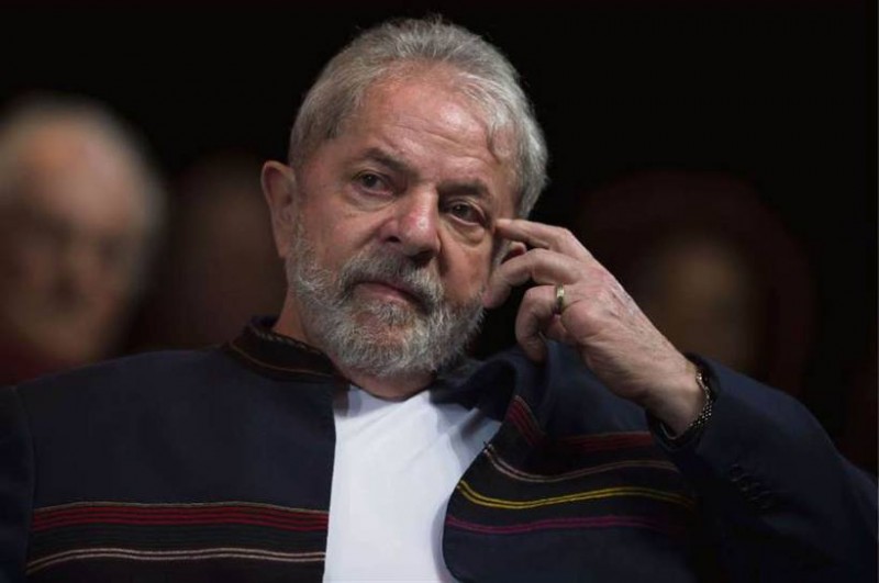 Imagem Ilustrando a Notícia: Lula passa a ter rotina de detento em Curitiba