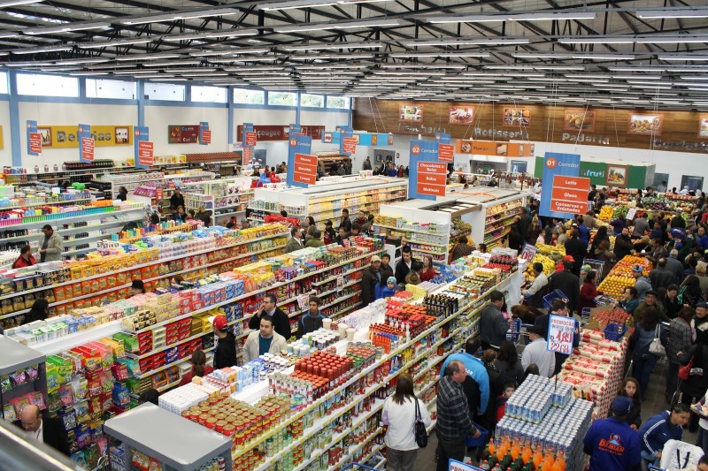 Imagem Ilustrando a Notícia: Temer assina decreto permitindo que supermercados abram aos domingos e feriados