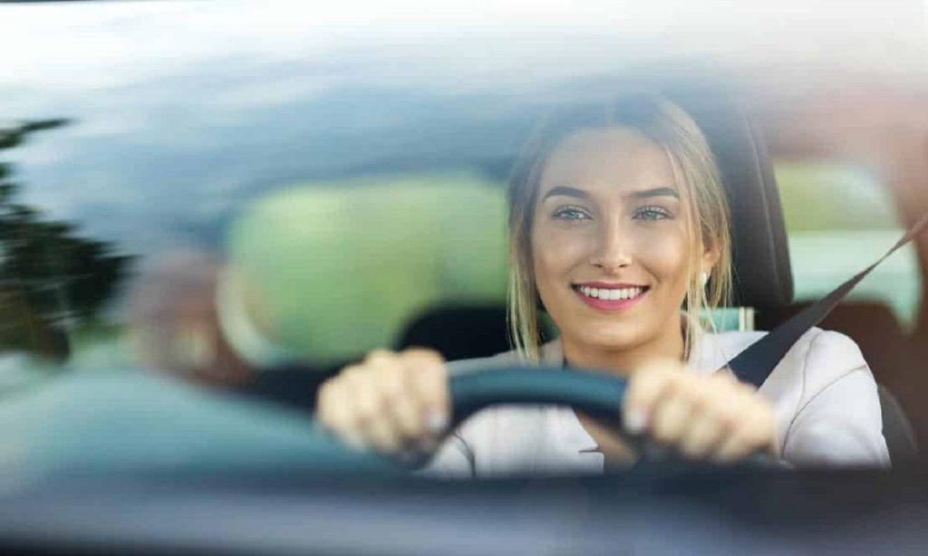 Imagem Ilustrando a Notícia: Uber disponibiliza a opção para motoristas mulheres atenderem apenas passageiras