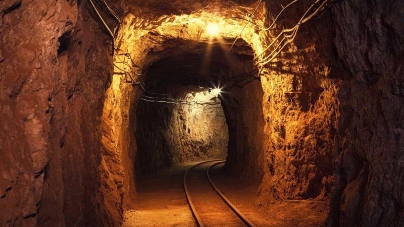 Imagem Ilustrando a Notícia: Mais de 900 trabalhadores estão presos em mina de ouro na África do Sul