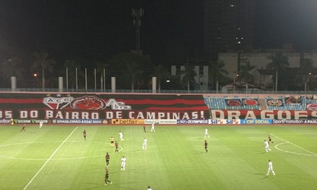 Imagem Ilustrando a Notícia: Em jogo de sete gols, Atlético-MG vence Atlético-GO em Goiânia