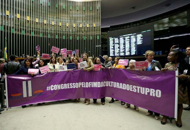 Imagem Ilustrando a Notícia: Congresso define pauta para Semana da Mulher