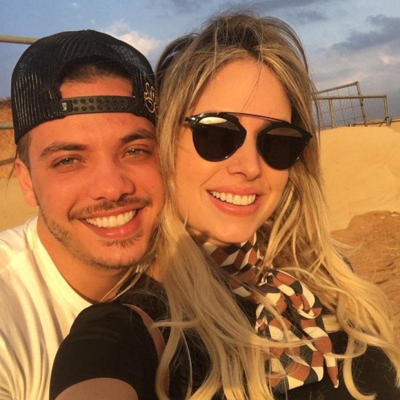 Imagem Ilustrando a Notícia: Wesley Safadão viaja com esposa para resort com diária de até R$ 55 mil