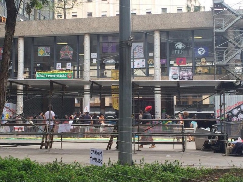 Imagem Ilustrando a Notícia: Com ação da PF, manifestantes deixam Ministério da Cultura
