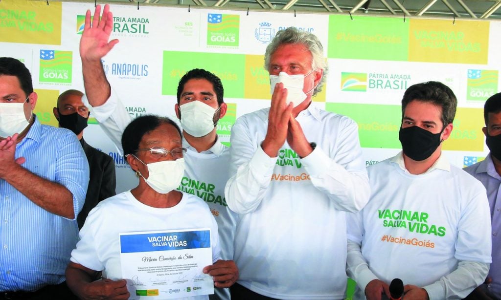 Imagem Ilustrando a Notícia: Vacina começa a ser aplicada em Goiás por Anápolis