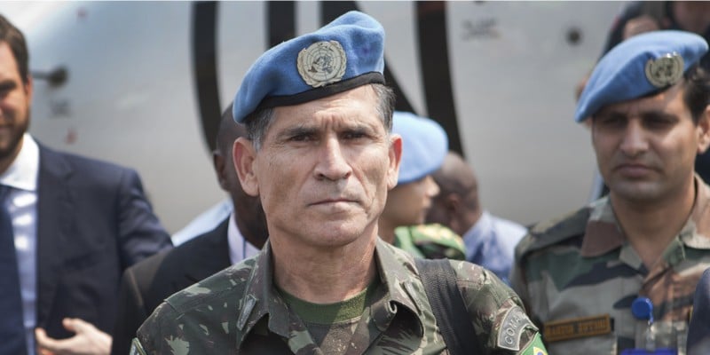 Imagem Ilustrando a Notícia: General Santos Cruz é escolhido novo secretário de governo