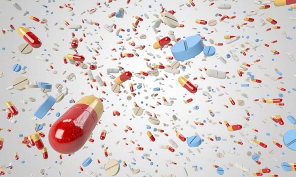 Imagem Ilustrando a Notícia: Ibuprofeno aumenta em 31% o risco de parada cardíaca