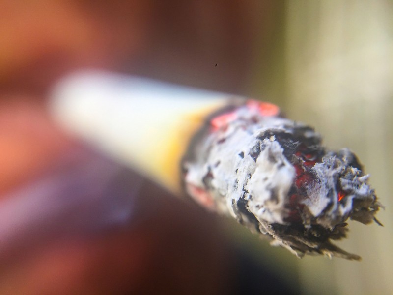 Imagem Ilustrando a Notícia: Gasto com cigarro é quase igual ao do arroz