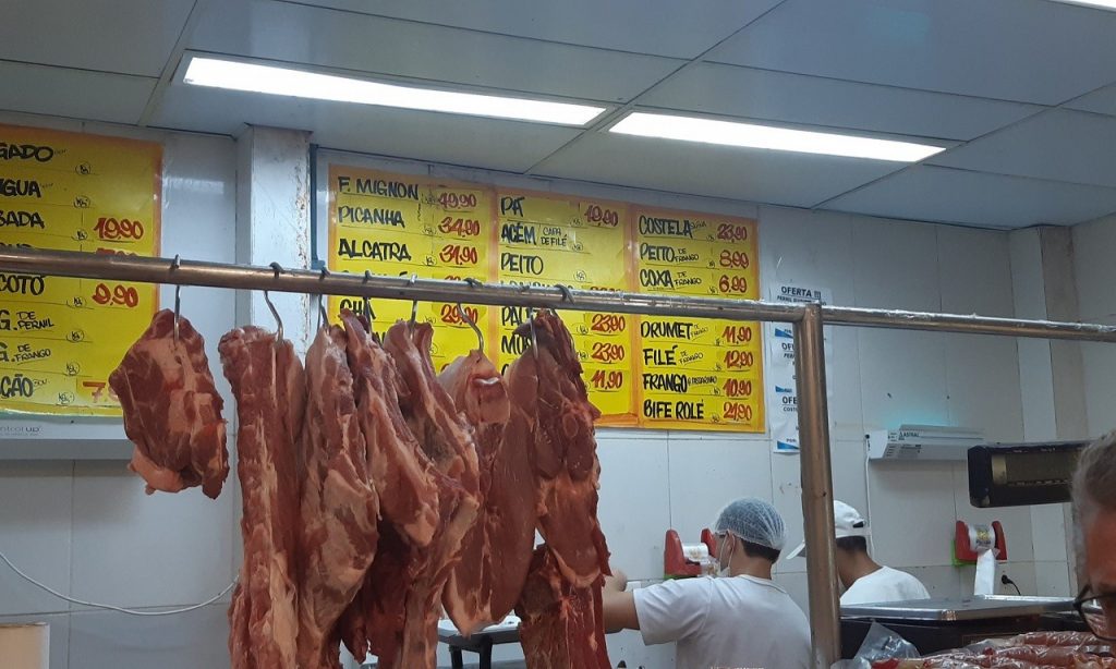 Imagem Ilustrando a Notícia: Açougues são alvos de fiscalização por suspeita de preço abusivo de carnes, em Goiânia e região