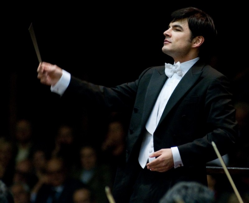 Imagem Ilustrando a Notícia: Orquestra goiana será conduzida hoje por maestro internacional