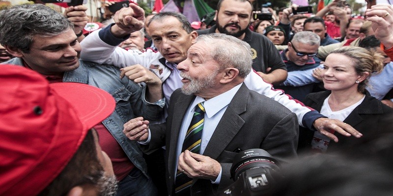 Imagem Ilustrando a Notícia: Prisão de Lula em Curitiba é considerada adequada por senadores