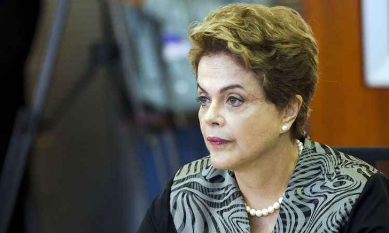 Imagem Ilustrando a Notícia: TCU analisa hoje contas de 2015 da presidente afastada Dilma Rousseff