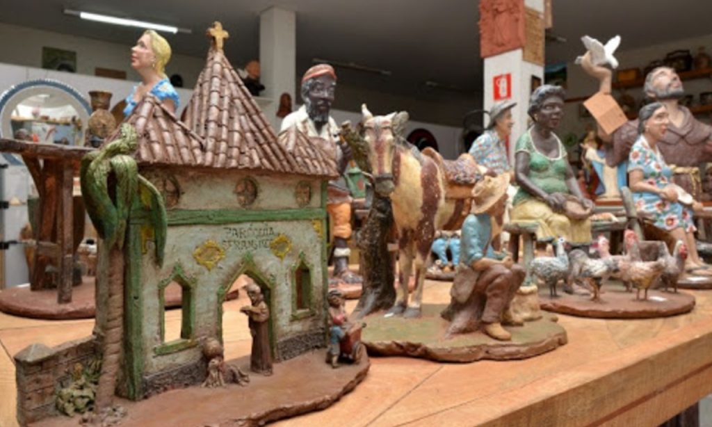 Imagem Ilustrando a Notícia: Caiado encaminha à Alego projeto que valoriza os artesãos goianos