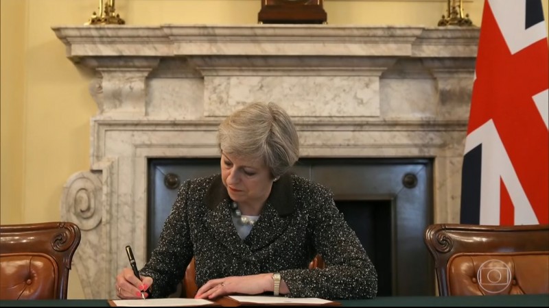 Imagem Ilustrando a Notícia: Carta do Brexit dá início à negociação