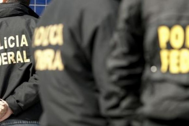 Imagem Ilustrando a Notícia: Polícia Federal cumpre mandados de prisão contra quadrilha de Beira-Mar