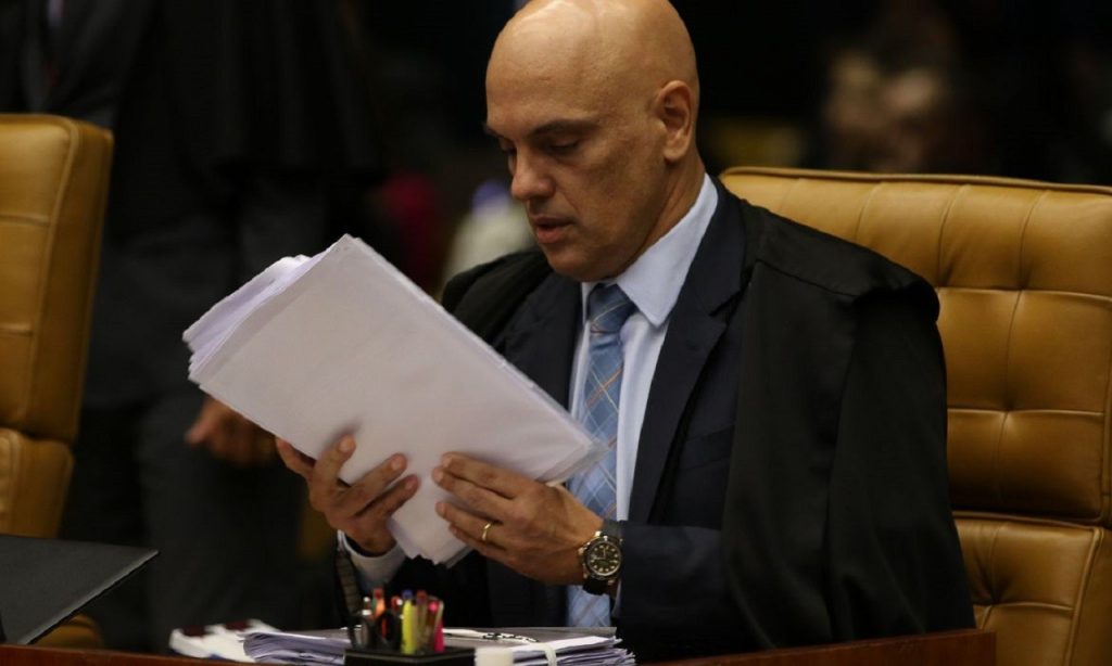 Imagem Ilustrando a Notícia: Alexandre de Moraes mantém inquérito sobre suposta interferência na PF