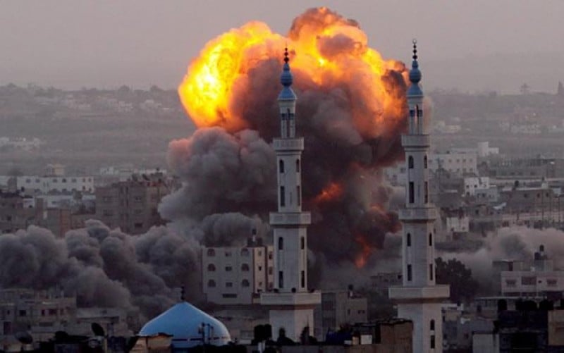 Imagem Ilustrando a Notícia: Ataques israelenses em Gaza continuam entre alertas em Israel