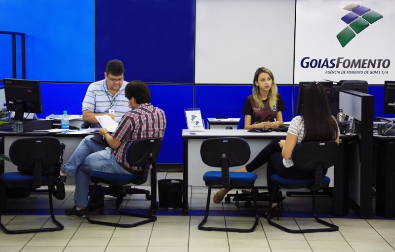 Imagem Ilustrando a Notícia: Empresários de Catalão recebem recursos da GoiásFomento