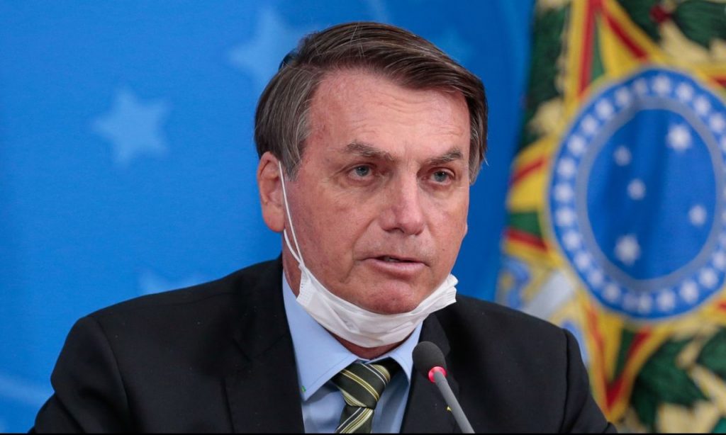 Imagem Ilustrando a Notícia: Bolsonaro tenta sabotar medidas contra Covid-19, cita relatório da Human Rights Watch