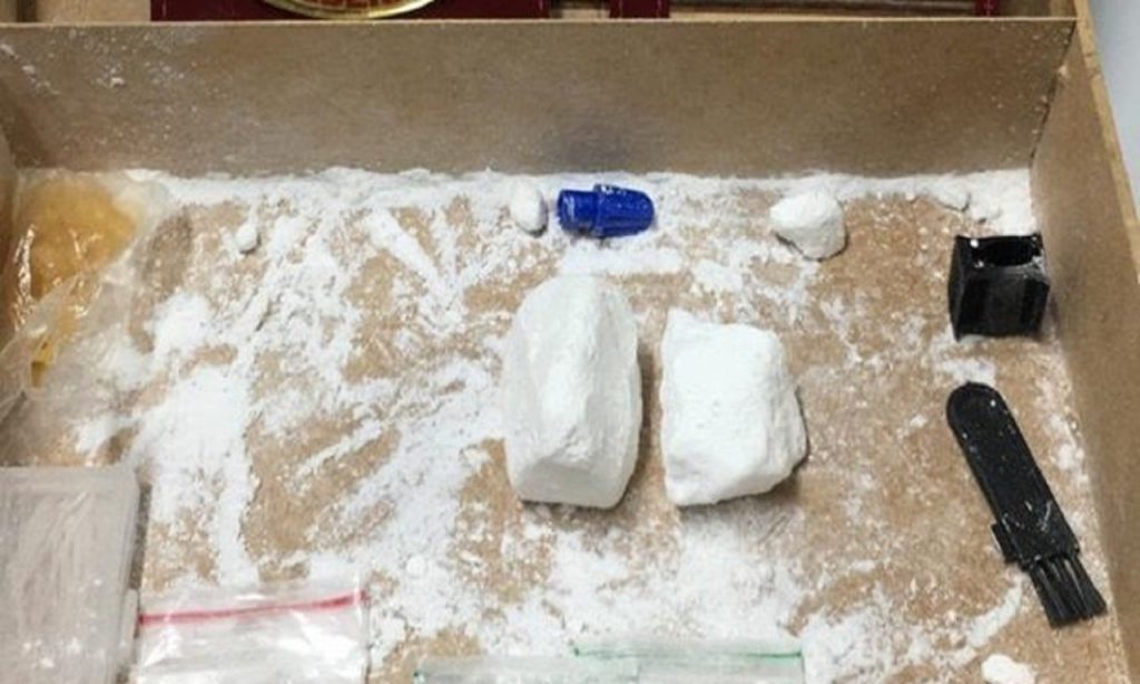 Imagem Ilustrando a Notícia: Policia Civil prende grupo suspeito de vender testes de Covid-19 e medicamentos irregulares